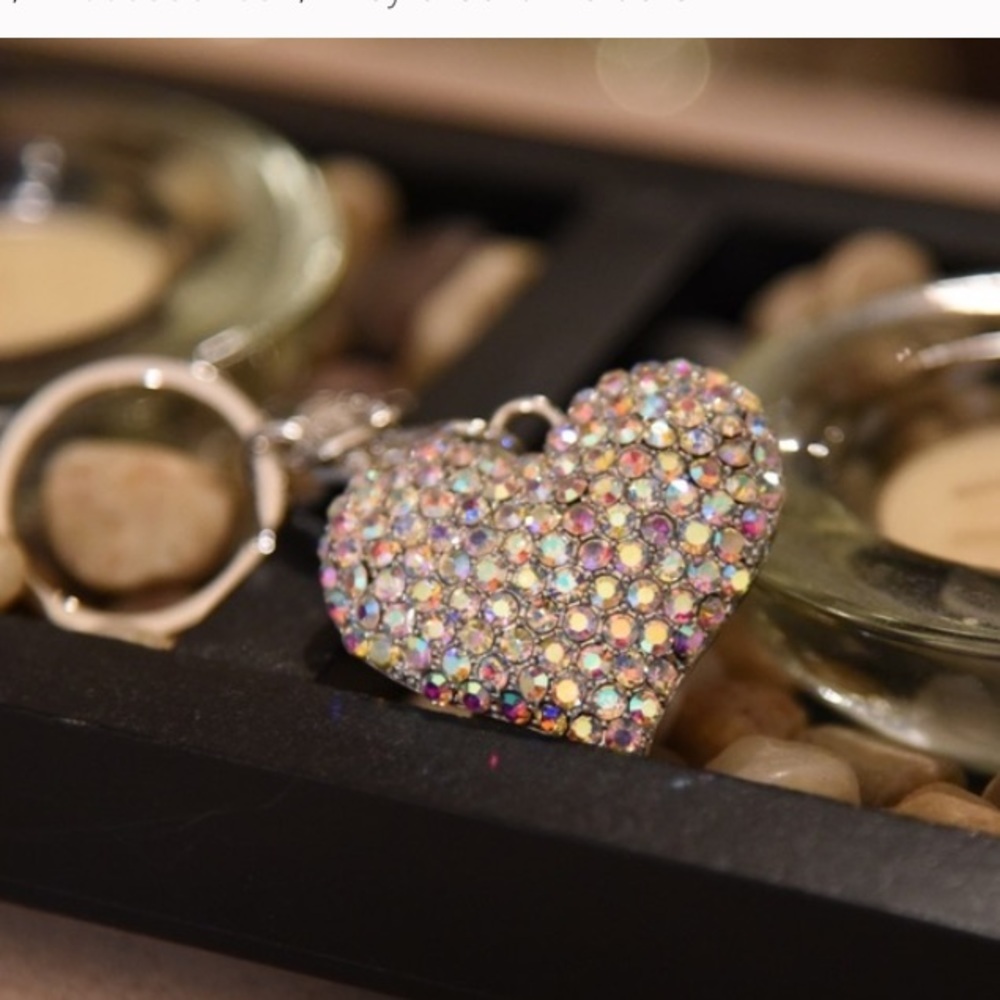Heart Crystal Keychain - Picture 3 of 6